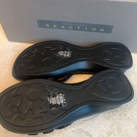 Kenneth Cole Reaction Glamster black sequin braided strap sandals. New in box. 6 - Picture 5 of 5